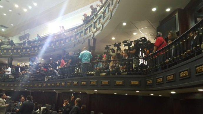 Depois de mais de 16 anos, imprensa livre volta ao Parlamento venezuelano