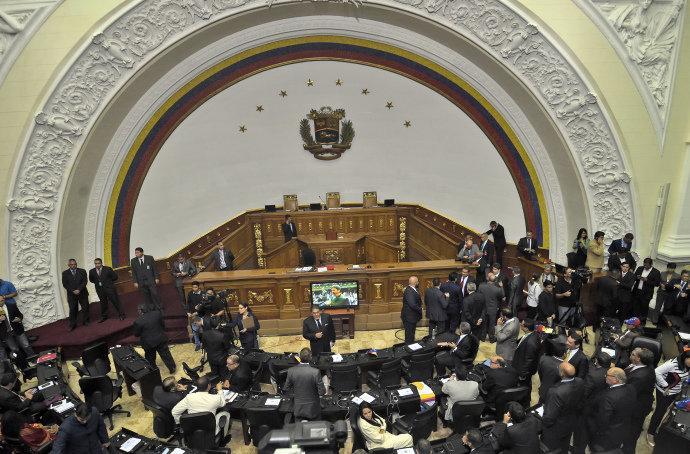 Chavistas pedem que Justiça anule decisões do Parlamento venezuelano