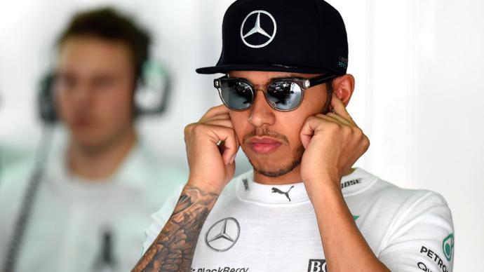 Hamilton diz que F1 está falida e que Moto GP é mais emocionante