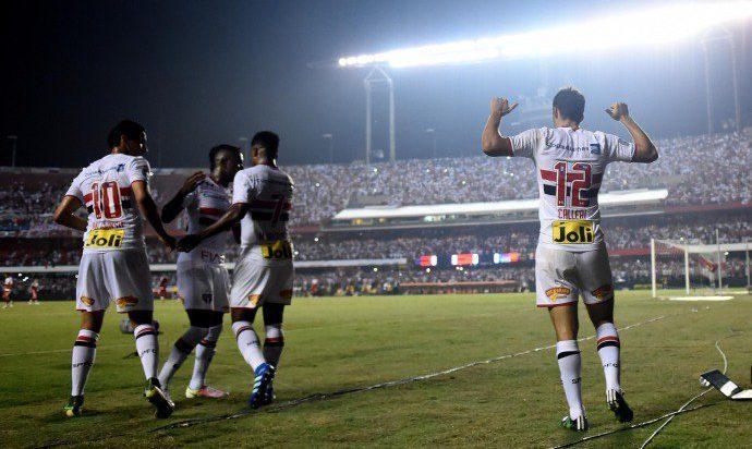 São Paulo bate River Plate em jogo tenso no Morumbi