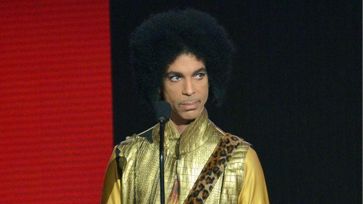 Corpo de Prince foi encontrado com medicamentos controlados, diz TV americana