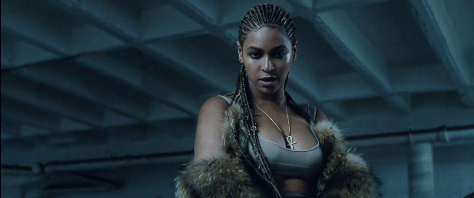 Beyoncé dedica música a Jay Z e homenageia Prince em show