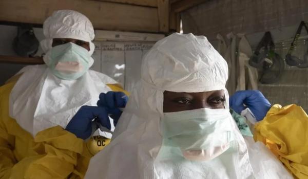 Uganda declara surto de Ebola após confirmação de um caso da doença