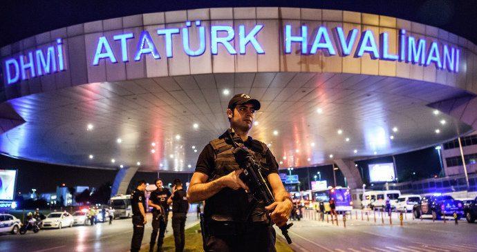 Polícia prende 13 suspeitos do atentado em Istambul