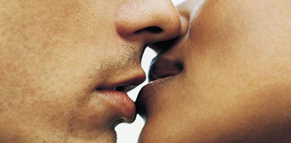 Beijo pode transmitir vírus que causa infertilidade