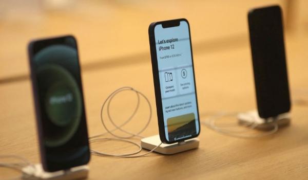 iPhone 12 já não é mais encontrado em lojas de Paris após proibição do governo francês