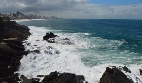 Rio de Janeiro e Santos podem ser invadidas pelo mar até fim do século, segundo estudo