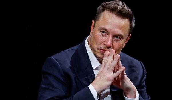Musk pede desculpas por post antissemita e xinga anunciantes