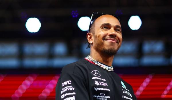 Lewis Hamilton trocará Mercedes pela Ferrari em 2025, diz site