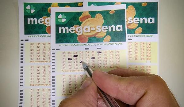 Mega-Sena acumulada pode pagar R$ 205 milhões em sorteio desta terça-feira