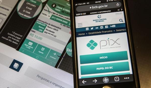 Em dia de pagamento, Pix supera 200 milhões de transações e bate novo recorde, diz BC