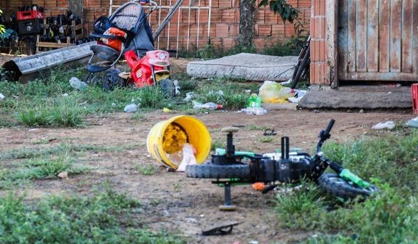 Motociclista mata criança de 3 anos atropelada e foge
