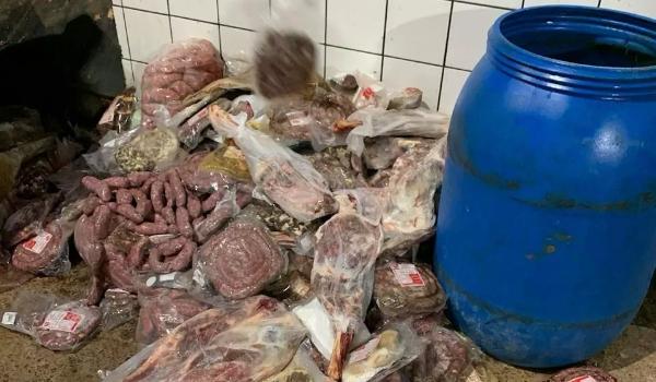 Comércios são flagrados vendendo 400 kg de carne e ovos impróprios para consumo