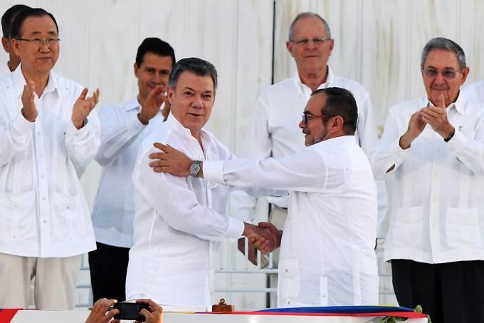 População da Colômbia rejeita acordo com as Farc