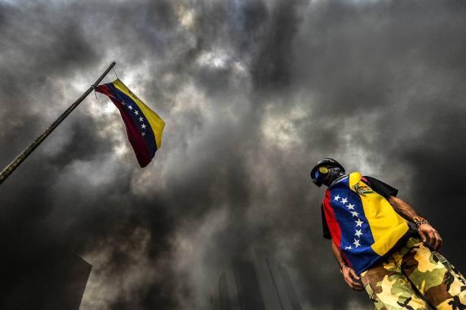 Venezuela proíbe transmissão de protestos ao vivo