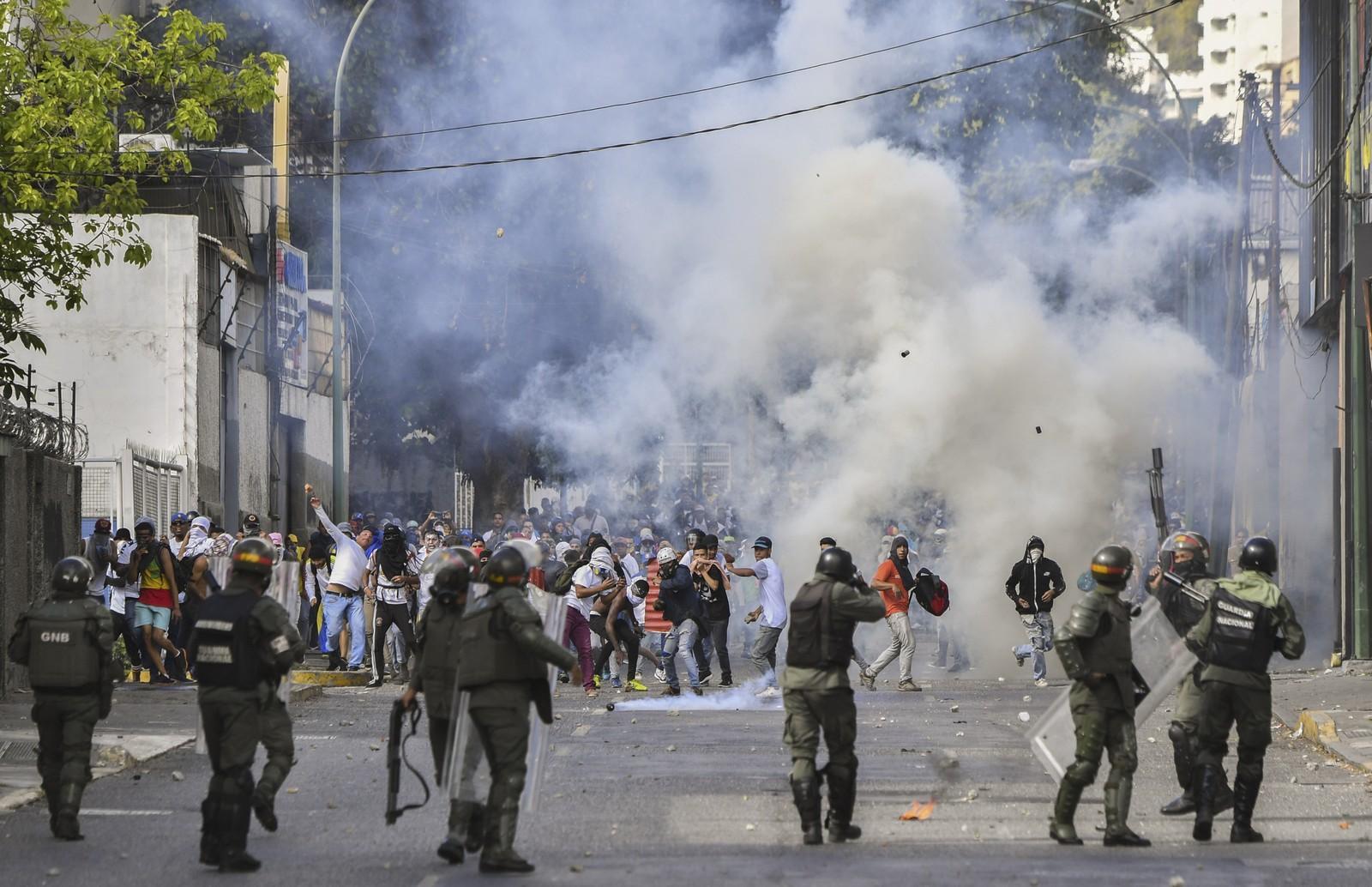 ONU diz que mais de 40 pessoas morreram e 850 foram presas na Venezuela