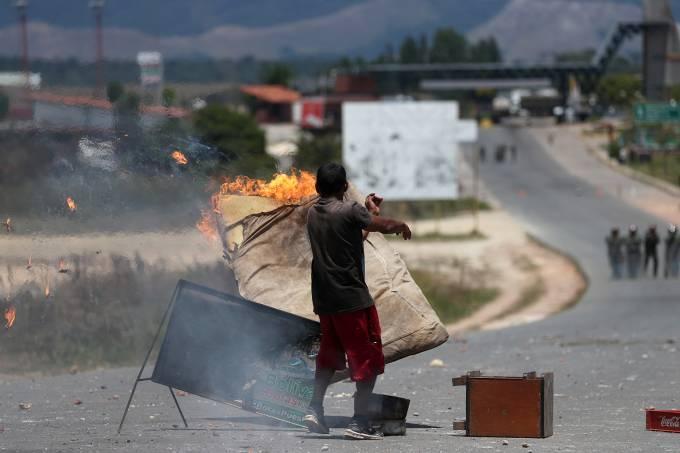 Defesa anuncia acordo para evitar confrontos na fronteira com a Venezuela