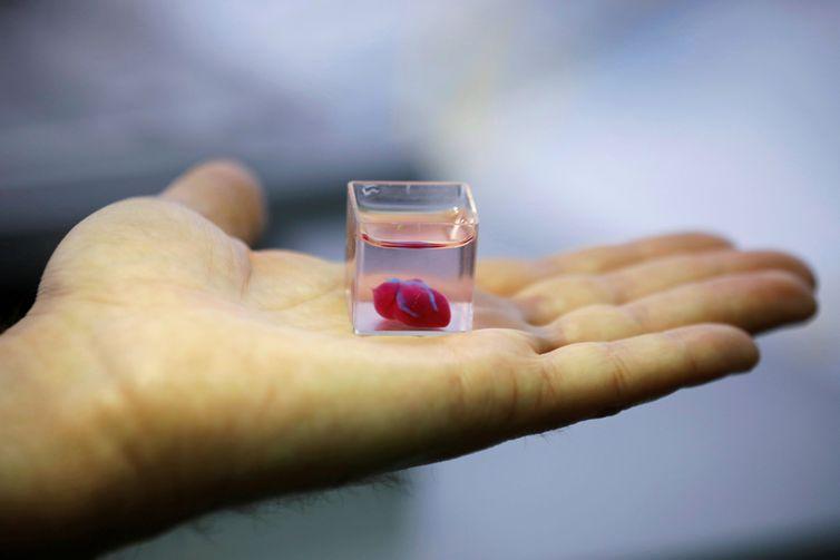 Coração é impresso em 3D a partir de tecido humano