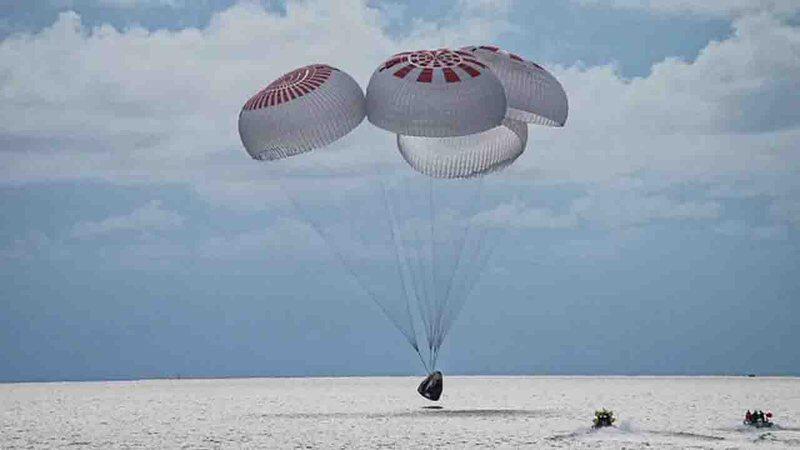 SpaceX: primeiros civis a irem ao espaço retornam para a Terra após 3 dias