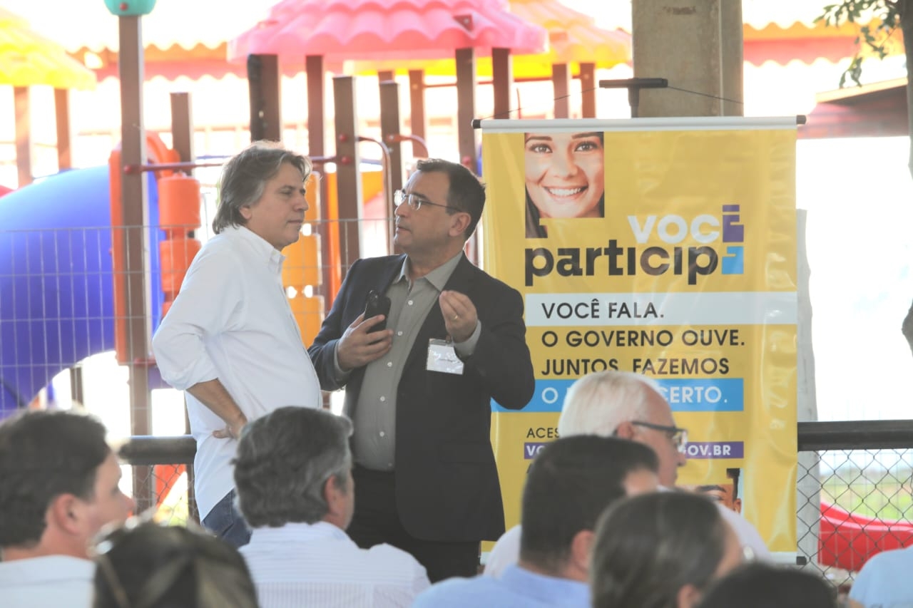 Secretário Executivo Thaner Nogueira conversa com Caravina