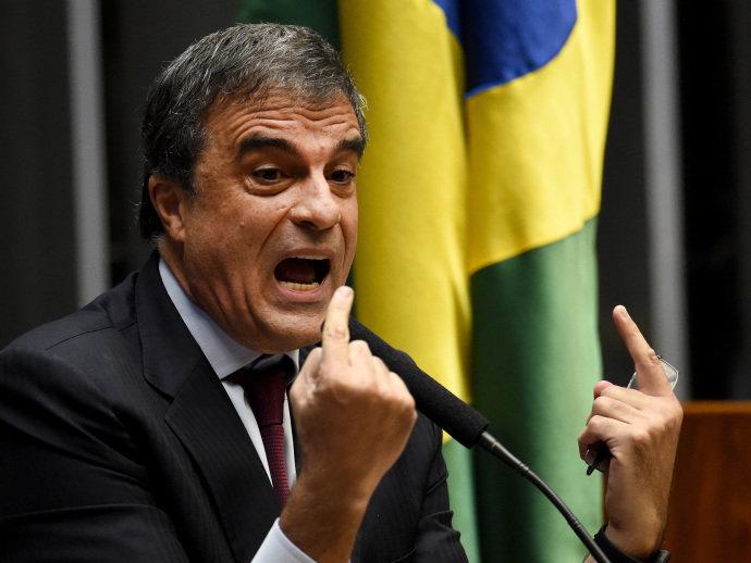 PPS vai à justiça contra Dilma por usar AGU em defesa pessoal no impeachment