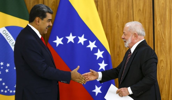 Lula se rende aos fatos e acerta no tom ao finalmente criticar a Venezuela