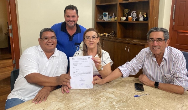 Prefeito Nelson Cintra empossa novo diretor da Escola Municipal Rural Bonifácio Gomes