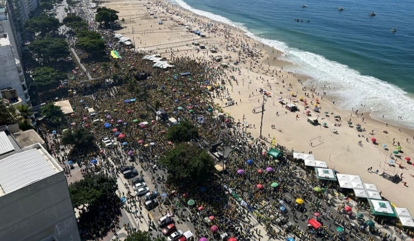 Bolsonaro participa de ato com aliados e apoiadores no Rio
