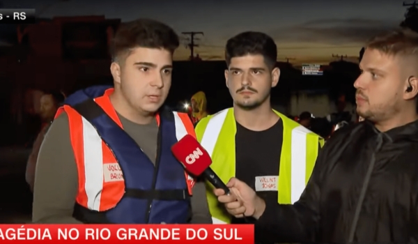 Voluntário grita “Fora Lula” e “Globo lixo” ao vivo na “CNN”