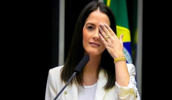 Herdeiros da deputada Amália Barros receberão mais de R$ 1 milhão de parlamentares; entenda