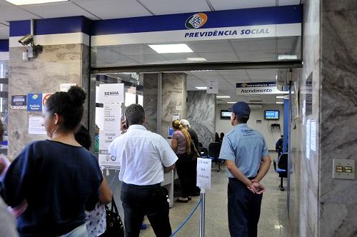 Trabalhadores levarão mais um ano para se aposentar