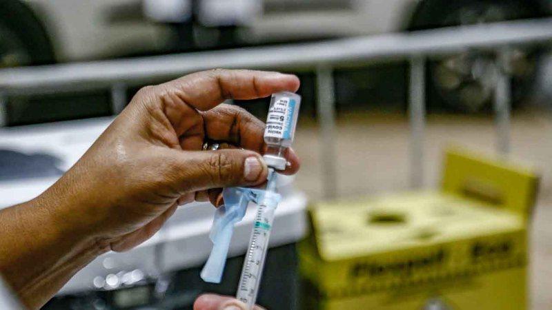 Campo Grande segue vacinação a gestantes e retoma aplicação da 2ª dose de CoronaVac