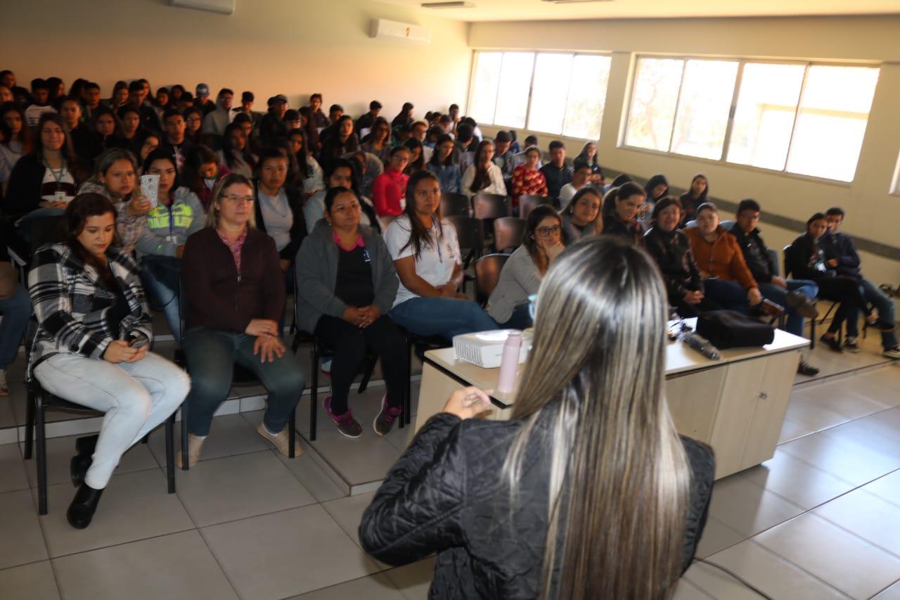 Programa Saúde na Escola leva palestra para alunos do IFMS Jardim