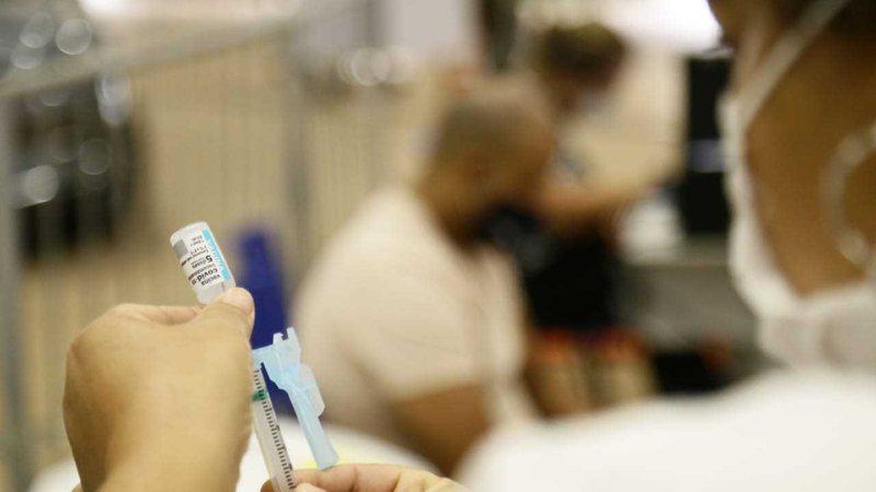 Saúde autoriza municípios de MS a vacinar público de 55 a 59 anos a partir desta sexta-feira