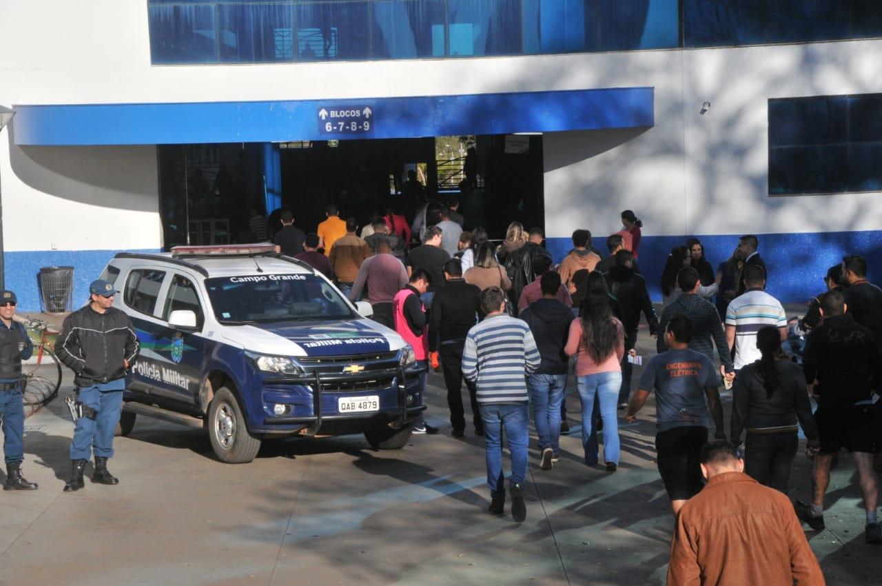 Estado é acusado de discriminar mulheres em concurso