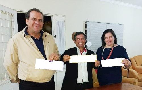 Ex-prefeito volta a Antônio João para pedir votos para candidata paraquedista