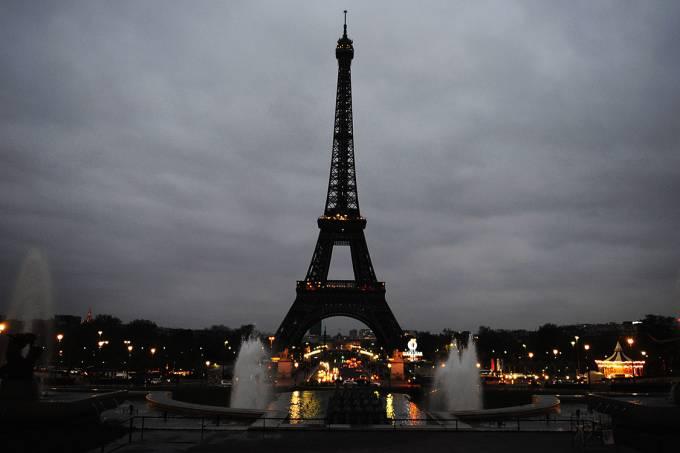 Ataque perto de Paris, termina com 2 mortos