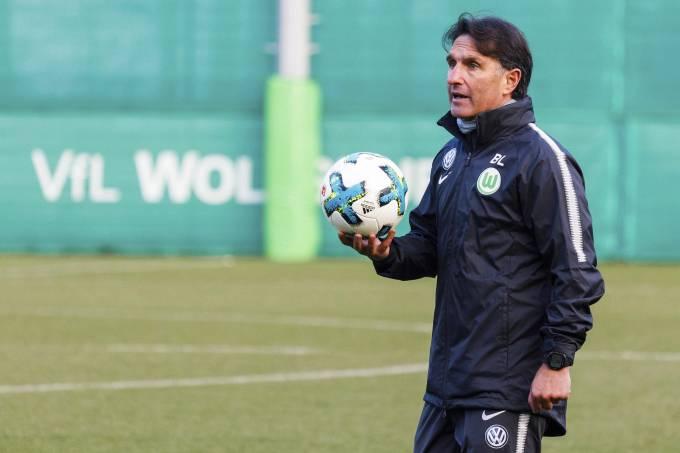 Jogadores do Wolfsburg lavarão louça como punição