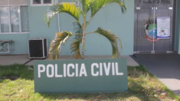 Mulher tenta receber dinheiro de dívida e é esfaqueada