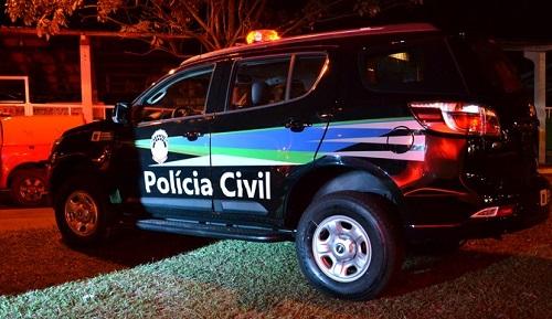 Homem é morto com cinco tiros por motoqueiro em bar