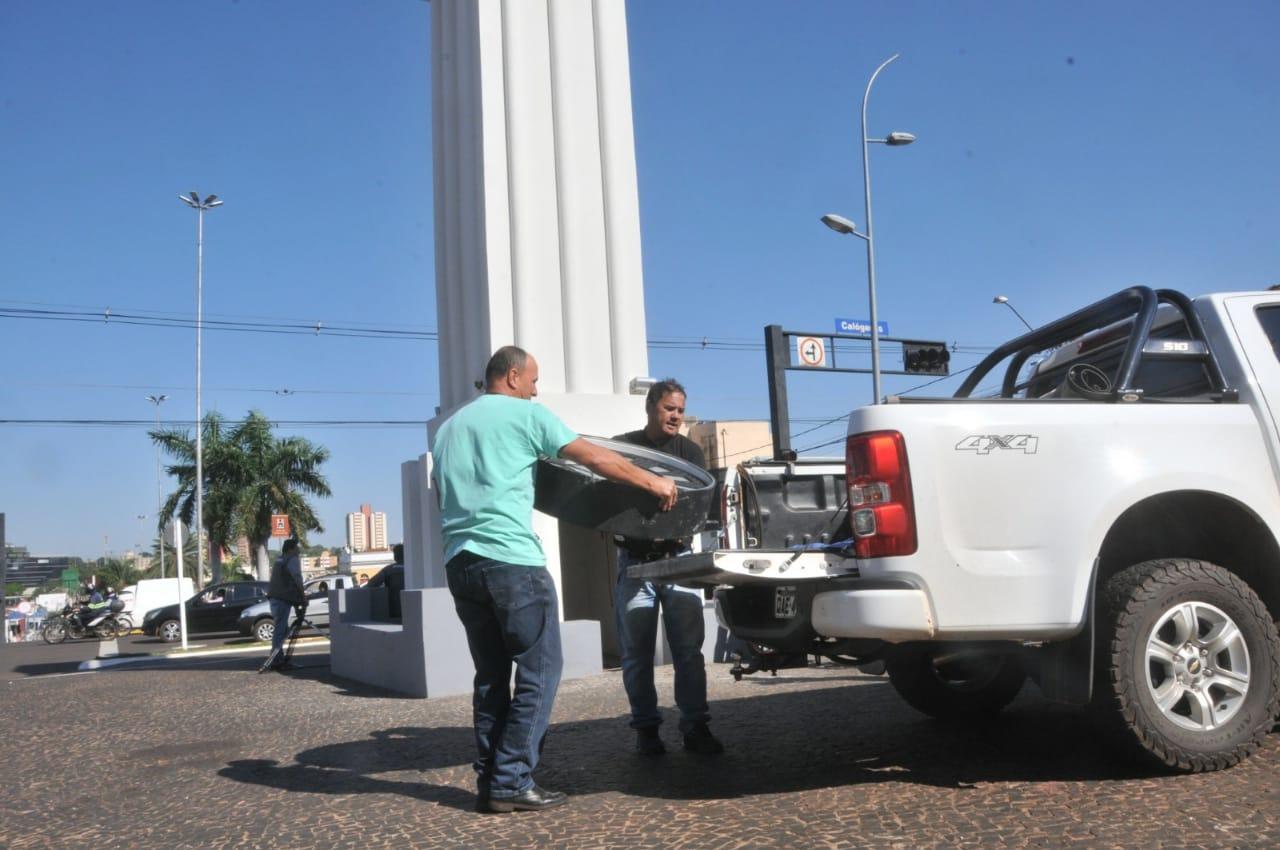 Relógio central estraga 13 horas após reinauguração