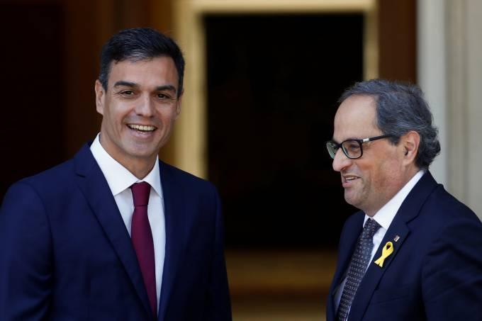 Premiê espanhol propõe referendo sobre maior autonomia da Catalunha