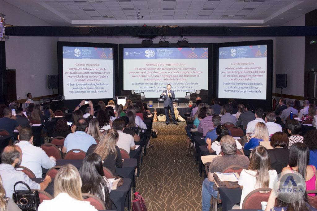 Gestores de municípios empreendedores vão a congresso de compras públicas