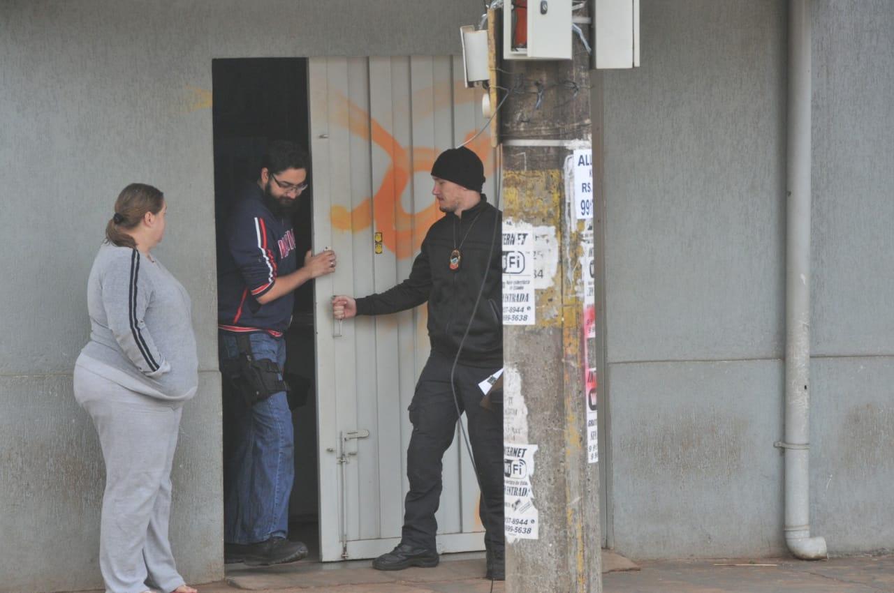 Pelo teto, ladrões invadem lotérica em Campo Grande e esvaziam caixas
