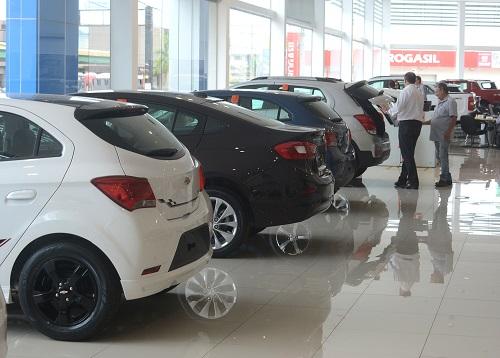 Comercializações de veículos novos crescem 23% na Capital