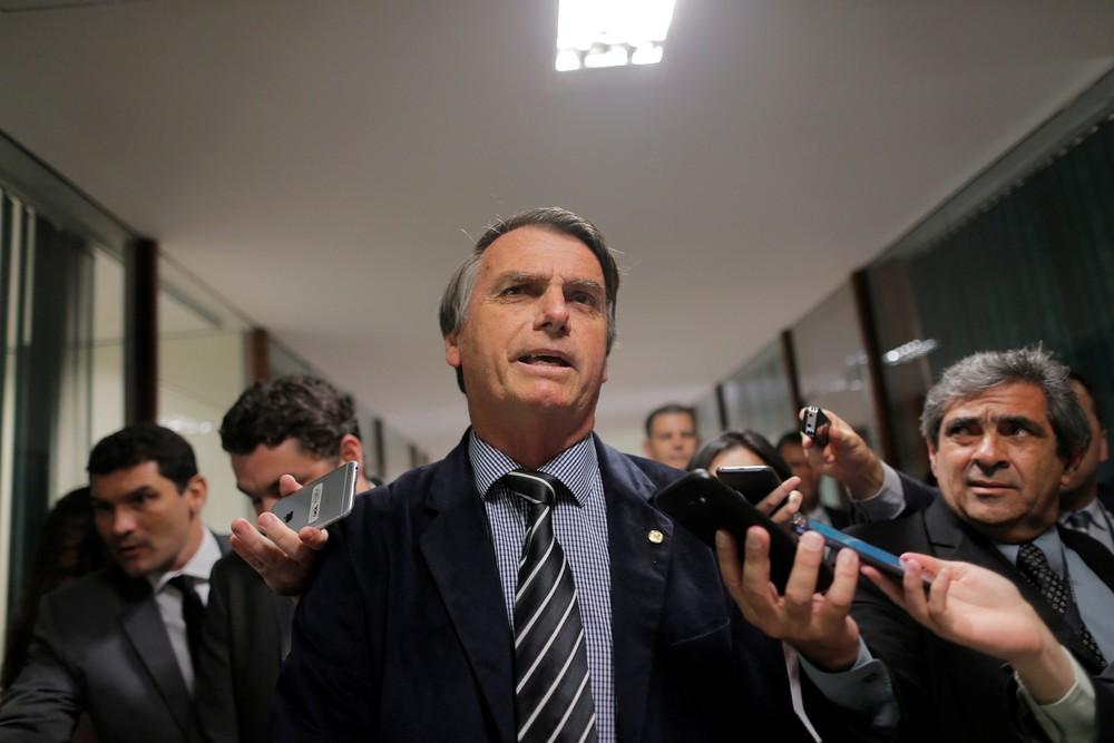 'Já pegou fogo, quer que faça o quê?', diz Bolsonaro