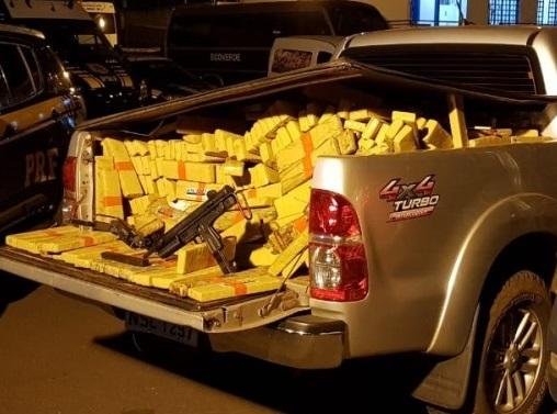 Metade da munição ilegal entra no Brasil por MS