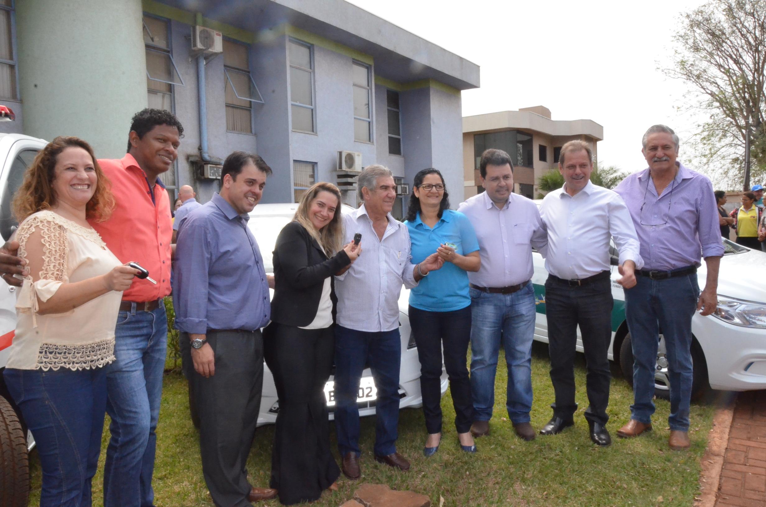 Três pastas municipais recebem veículos para atender demanda em Maracaju