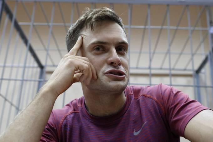 Ativista do Pussy Riot é internado com sinais de envenenamento