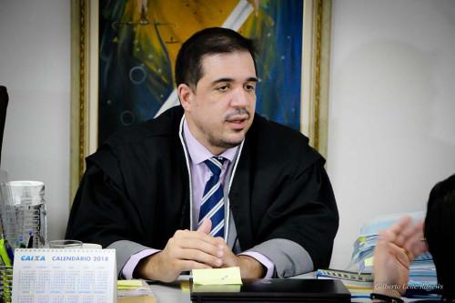 Servidor público é condenado em R$ 15 mil por xingar juiz de vagabundo e mafioso